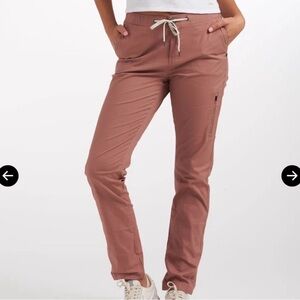 VUORI Women's Ripstop Pants in Light Terracotta Size Large | Jogger.